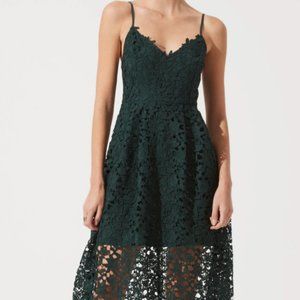 ASTR Green Lace dress
